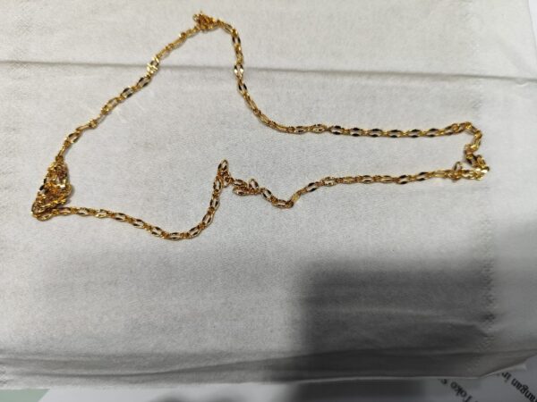 Kalung Model Twisted Oval