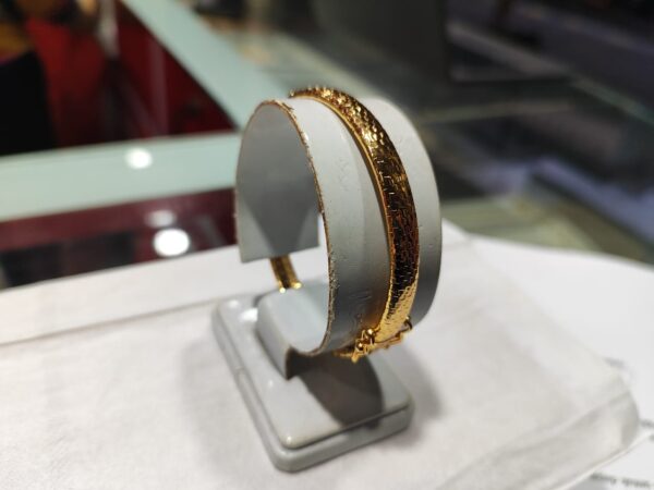 Gelang Motif Rantai